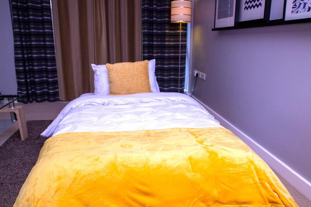 Allen Luxury Apartment Ковънтри Екстериор снимка